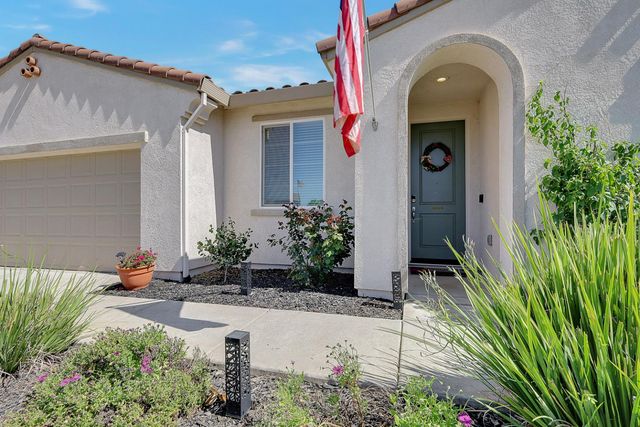 2011 Coffee Creek Way, Plumas Lake, CA 95961