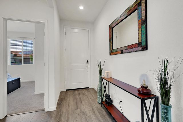 2011 Coffee Creek Way, Plumas Lake, CA 95961