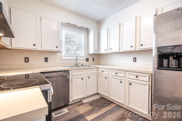 11230 Mallard Crossing Drive, Charlotte, NC 28262