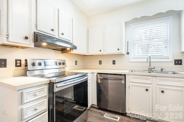 11230 Mallard Crossing Drive, Charlotte, NC 28262