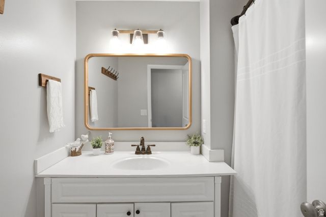 914 E CASA BLANCO AVE. AVE, Midvale, UT 84047