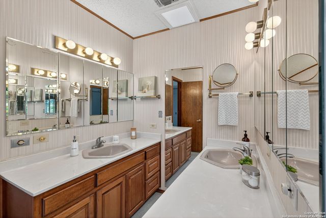 109 Cueva, San Antonio, TX 78232