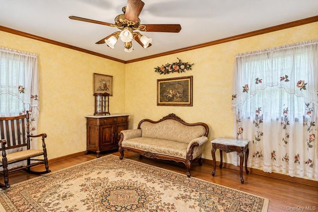 17 Washington Avenue, Holtsville, NY 11742