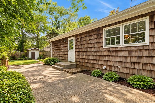 17 Washington Avenue, Holtsville, NY 11742