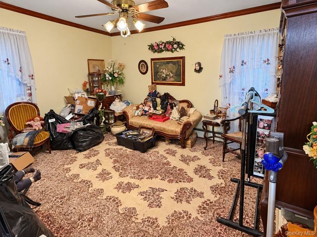 17 Washington Avenue, Holtsville, NY 11742