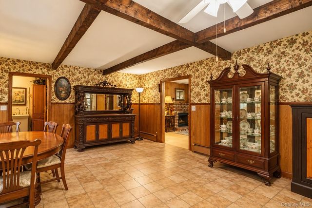 17 Washington Avenue, Holtsville, NY 11742