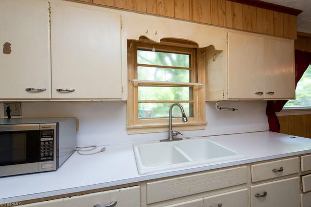 3316 Pine Valley Road, High Point, NC 27265