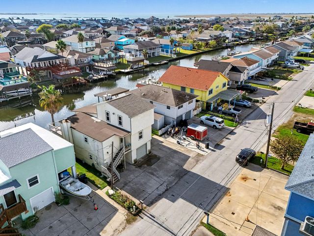 658 Warsaw Street, Bayou Vista, TX 77563