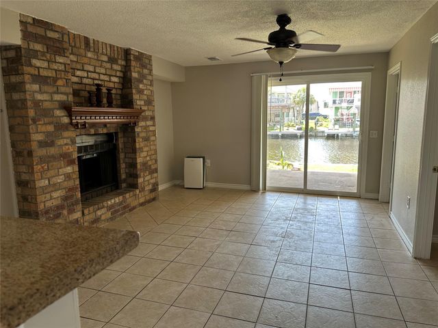 658 Warsaw Street, Bayou Vista, TX 77563