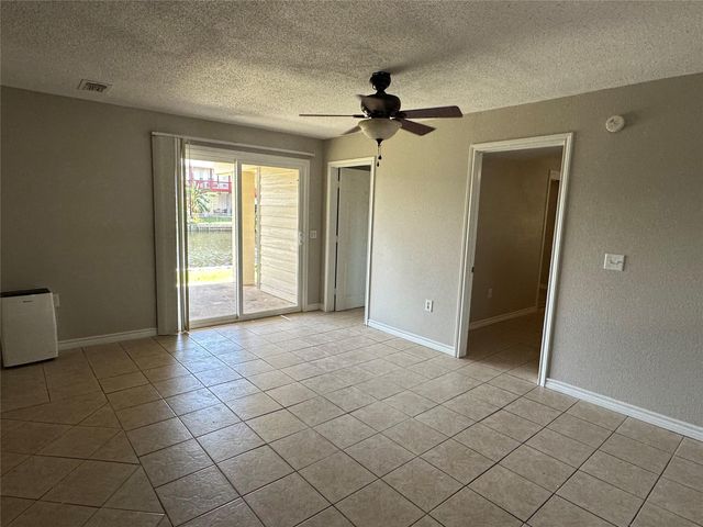 658 Warsaw Street, Bayou Vista, TX 77563