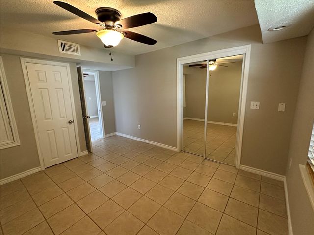 658 Warsaw Street, Bayou Vista, TX 77563