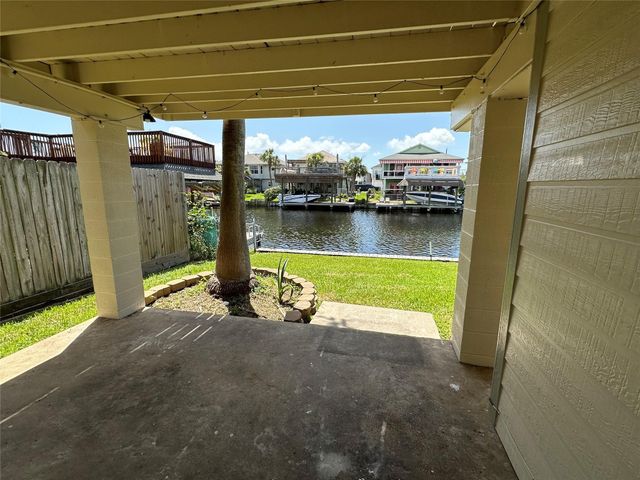 658 Warsaw Street, Bayou Vista, TX 77563