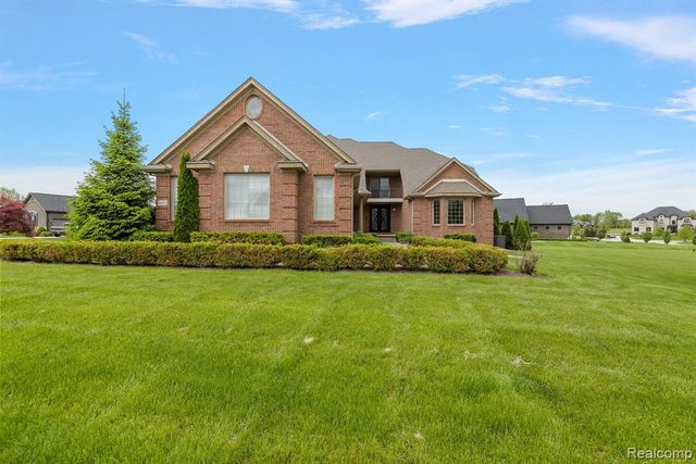 66701 Notre Dame Boulevard, Washington, MI 48095