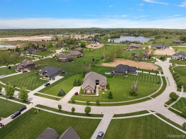 66701 Notre Dame Boulevard, Washington, MI 48095