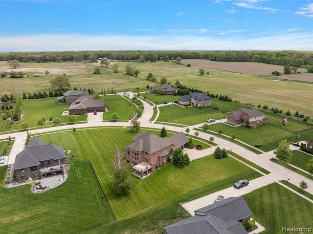 66701 Notre Dame Boulevard, Washington, MI 48095