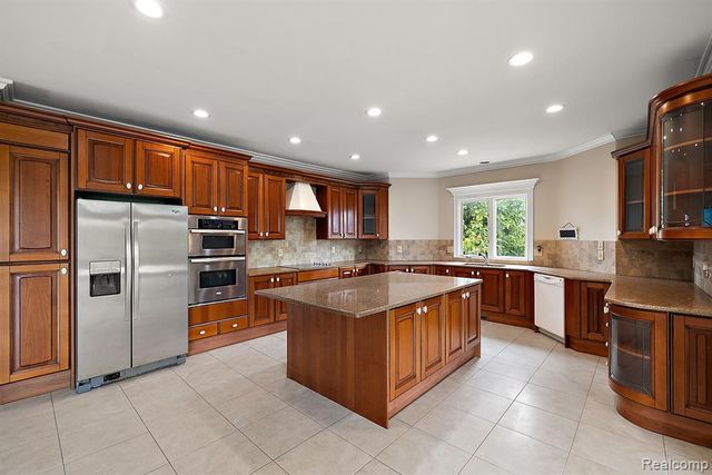 66701 Notre Dame Boulevard, Washington, MI 48095