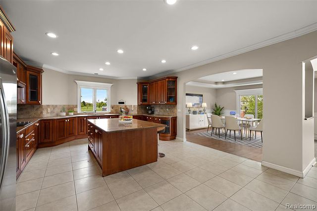 66701 Notre Dame Boulevard, Washington, MI 48095