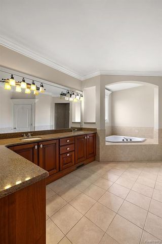 66701 Notre Dame Boulevard, Washington, MI 48095