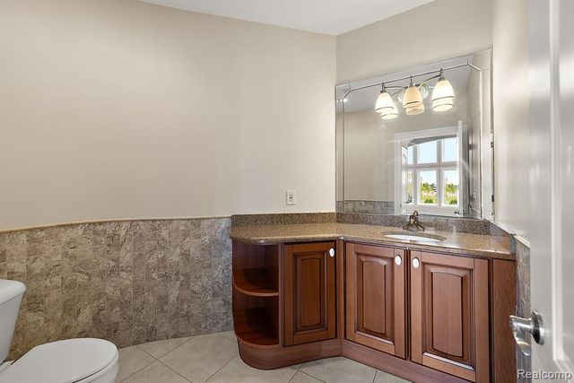 66701 Notre Dame Boulevard, Washington, MI 48095