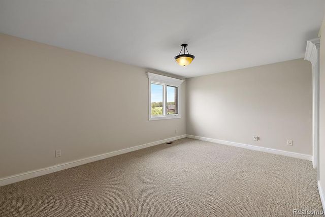 66701 Notre Dame Boulevard, Washington, MI 48095