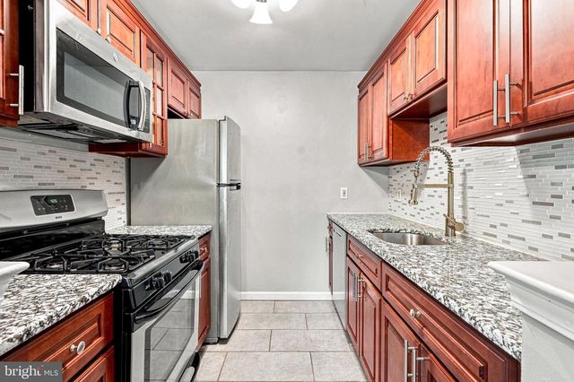 137 TAVISTOCK, Cherry Hill, NJ 08034