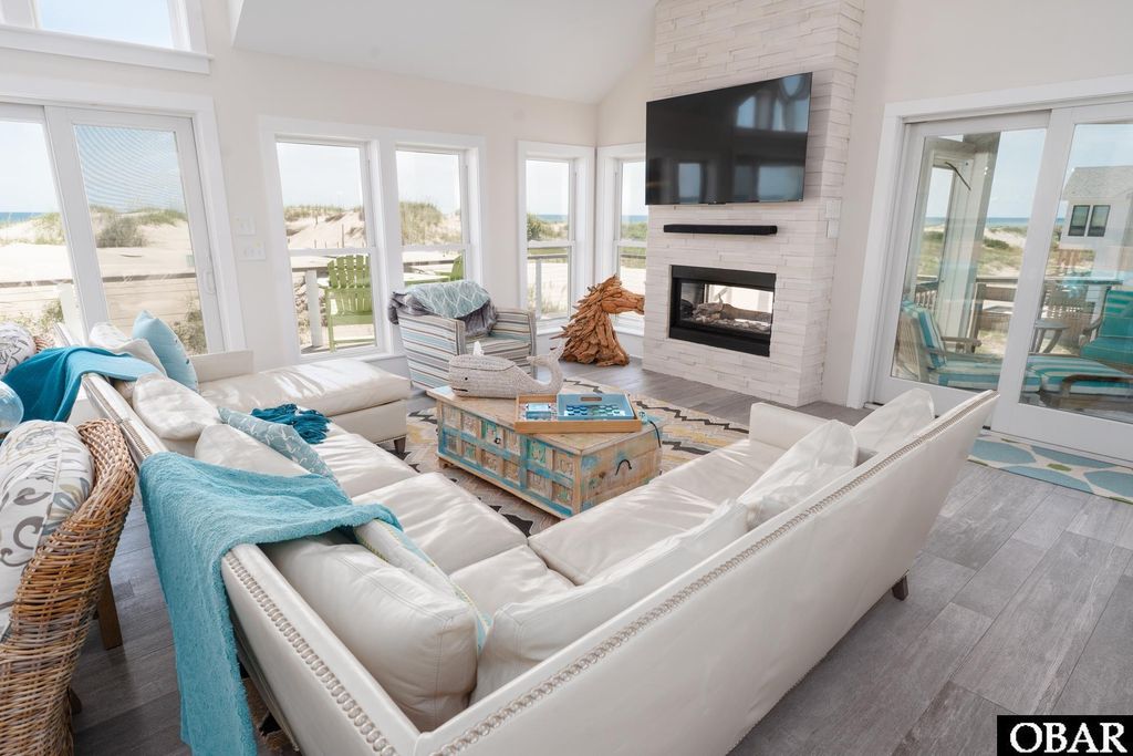 Image 8 of property listing at 2017 Sandfiddler Road Lot B, Corolla, NC 27927