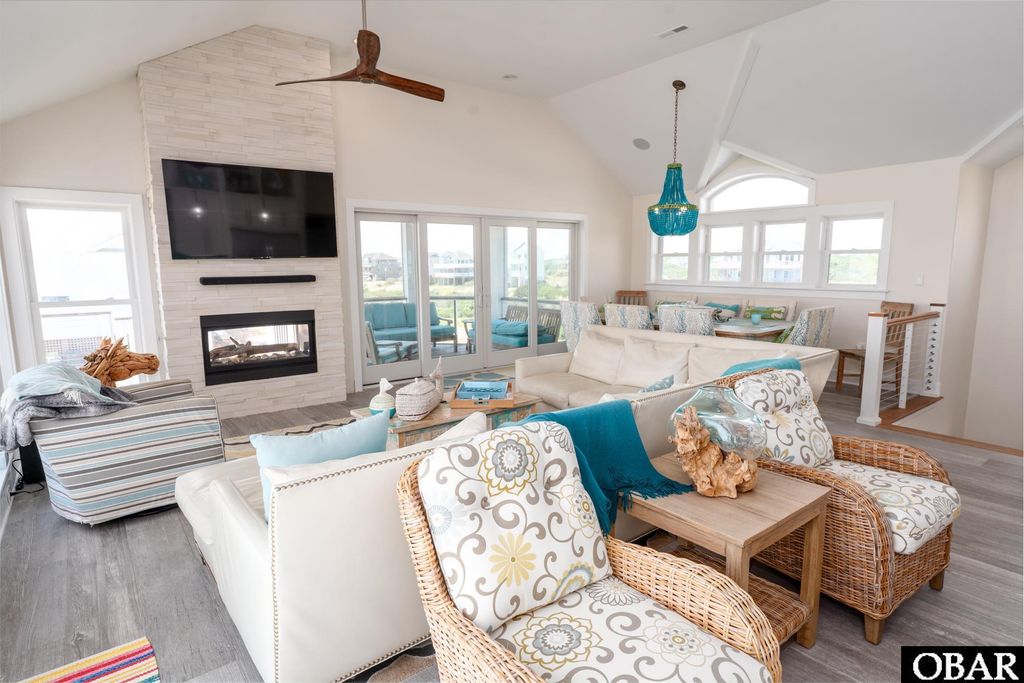 Image 10 of property listing at 2017 Sandfiddler Road Lot B, Corolla, NC 27927