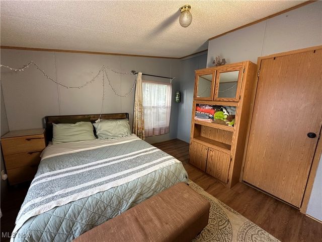 60 Flamingo Avenue, Amherst, OH 44001