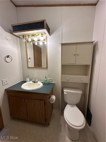 60 Flamingo Avenue, Amherst, OH 44001