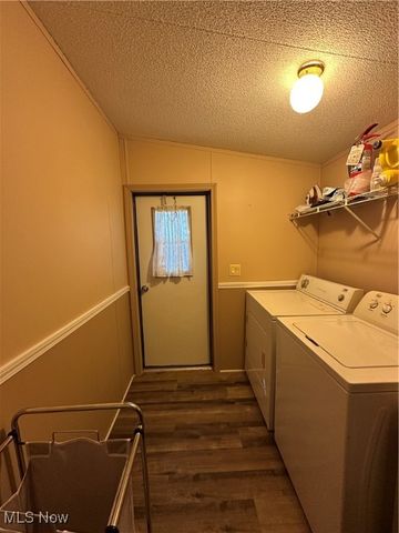 60 Flamingo Avenue, Amherst, OH 44001