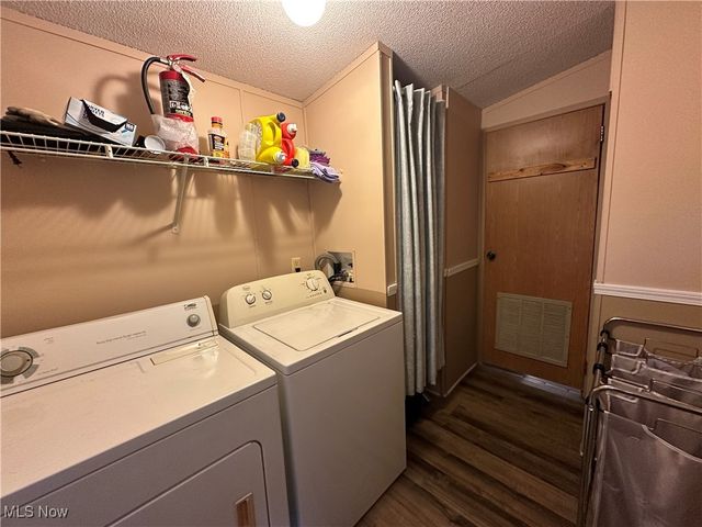 60 Flamingo Avenue, Amherst, OH 44001