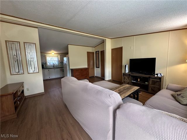 60 Flamingo Avenue, Amherst, OH 44001