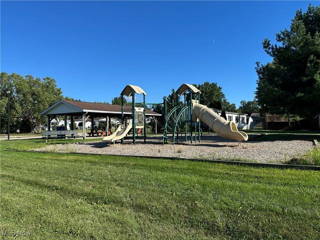 60 Flamingo Avenue, Amherst, OH 44001