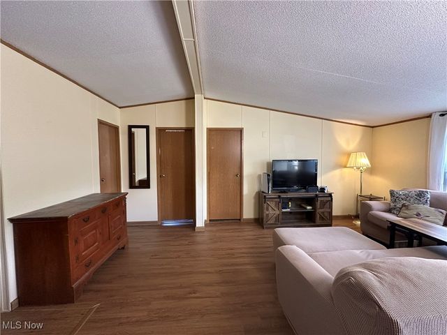 60 Flamingo Avenue, Amherst, OH 44001