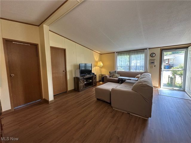 60 Flamingo Avenue, Amherst, OH 44001