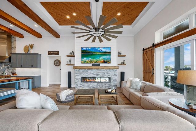 813 MANNS HARBOR DRIVE, Apollo Beach, FL 33572