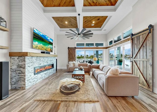 813 MANNS HARBOR DRIVE, Apollo Beach, FL 33572