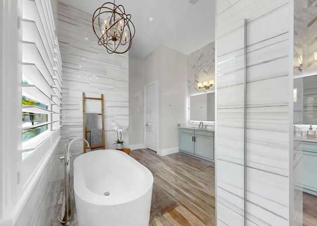 813 MANNS HARBOR DRIVE, Apollo Beach, FL 33572