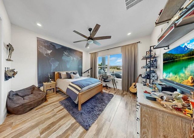 813 MANNS HARBOR DRIVE, Apollo Beach, FL 33572