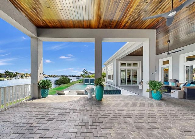 813 MANNS HARBOR DRIVE, Apollo Beach, FL 33572