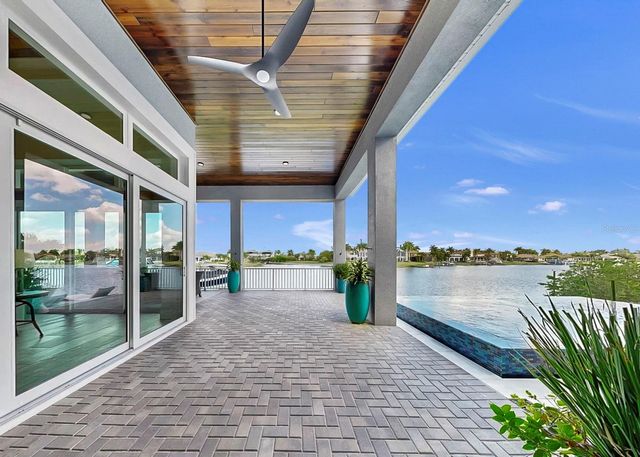 813 MANNS HARBOR DRIVE, Apollo Beach, FL 33572