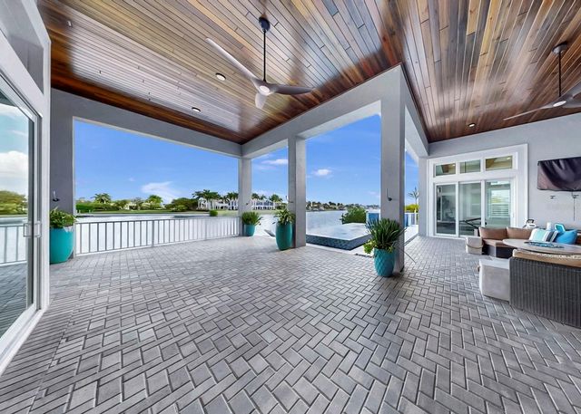 813 MANNS HARBOR DRIVE, Apollo Beach, FL 33572