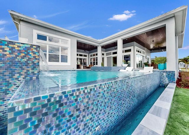 813 MANNS HARBOR DRIVE, Apollo Beach, FL 33572