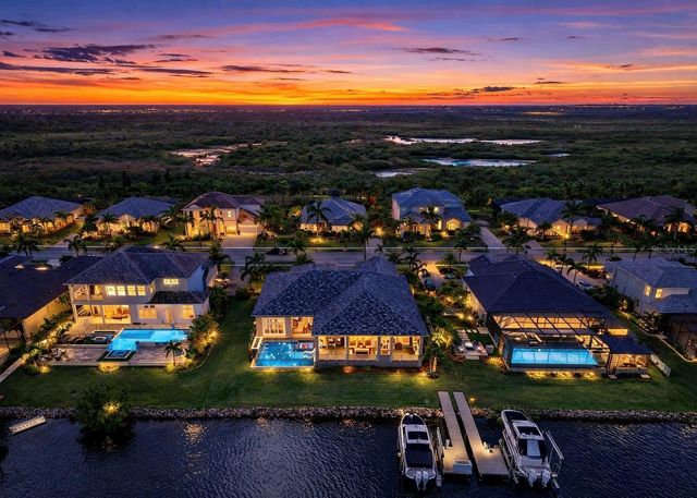 813 MANNS HARBOR DRIVE, Apollo Beach, FL 33572