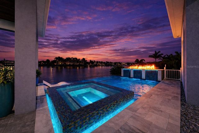 813 MANNS HARBOR DRIVE, Apollo Beach, FL 33572