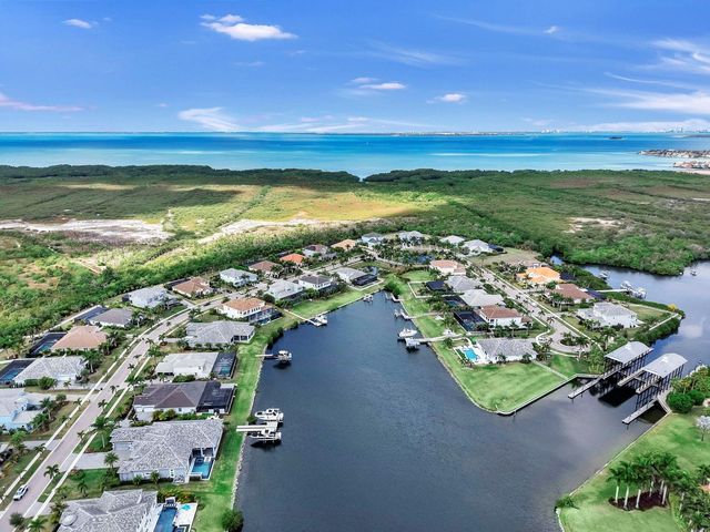 813 MANNS HARBOR DRIVE, Apollo Beach, FL 33572