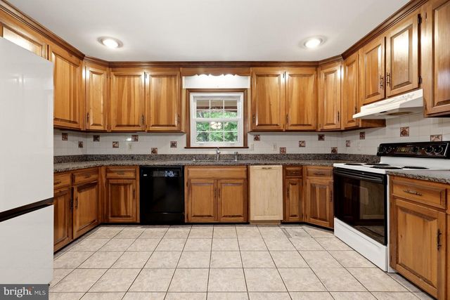512 W ROCKY RUN RD, Fredericksburg, VA 22406