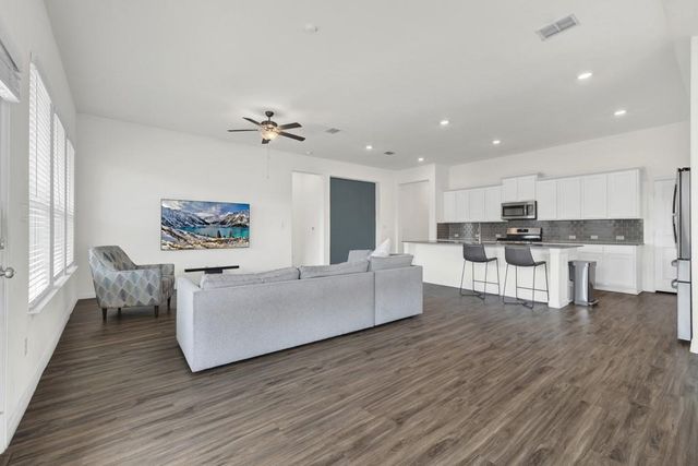 315 Garcitas CV 310, Austin, TX 78748