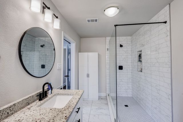 2744 Catherine Street, Dallas, TX 75211