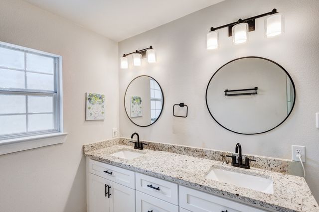 2744 Catherine Street, Dallas, TX 75211